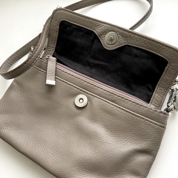 Calvin Klein Crossbody Bag - Picture 3 of 8